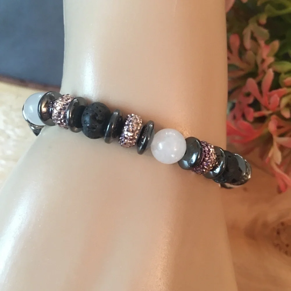 Black, white and sparkles stretch bracelet